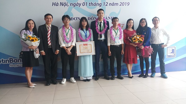 Ten students of the VNU University of Science received the Scientific Research Student Award and the Euréka Award in 2019